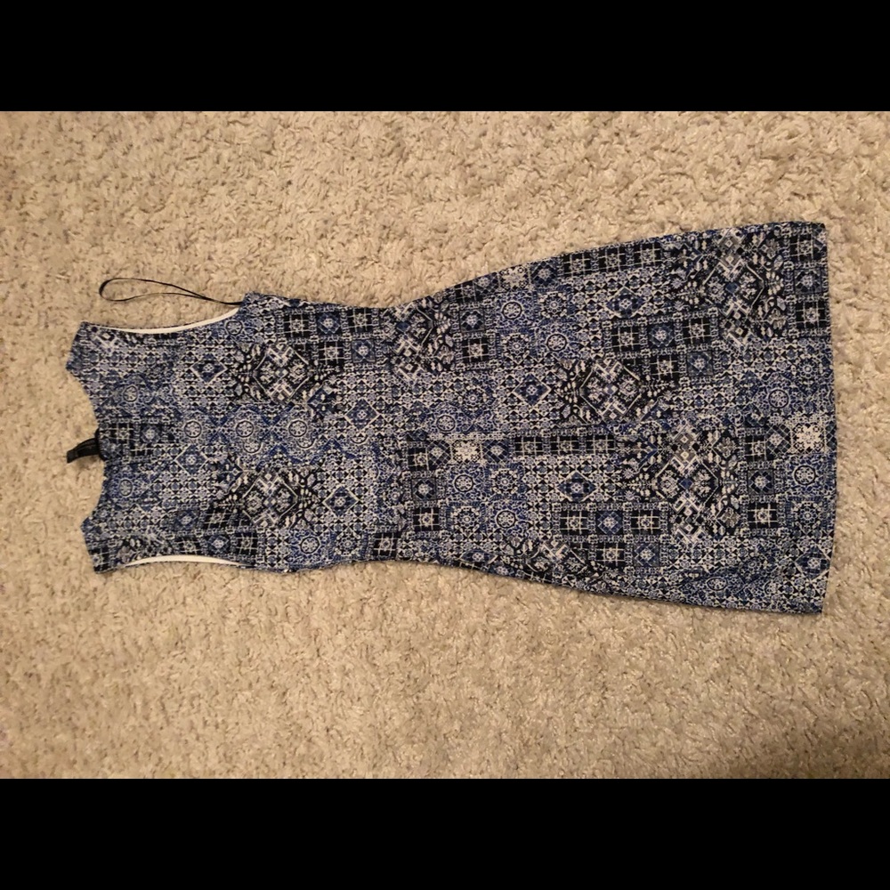Pattern dress - Picture 2 of 3